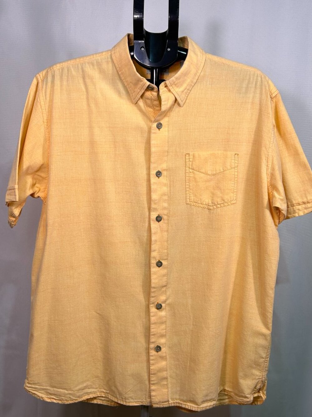 Bob Timberlake Men's Size L peach like Short Sleeve Button Down Shirt